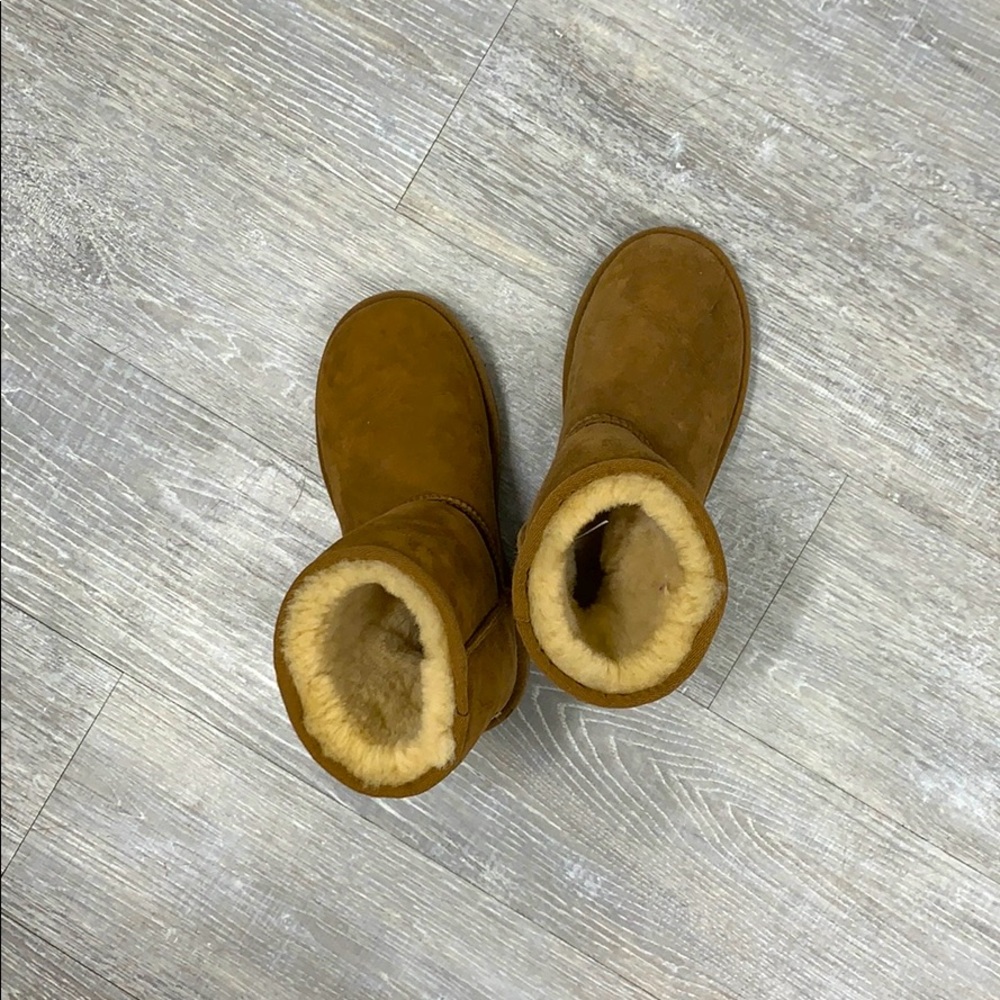 Ugg boots kids US size: 3 girls